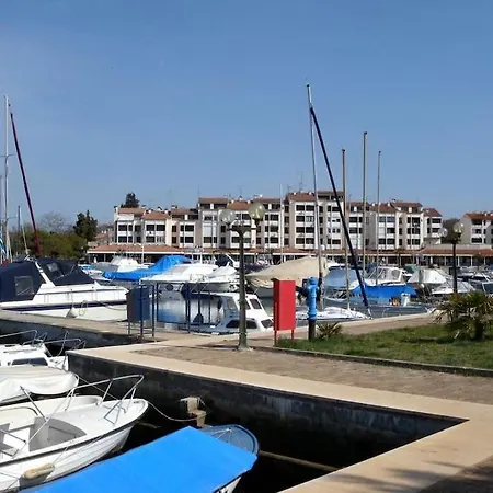 Duplex-apartment Cervar-porat アパート ポレッチ